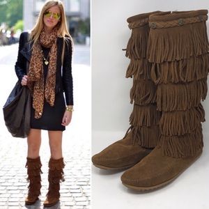 🍒SALE🍒Minnetonka 5-Layer Fringe Suede Boots